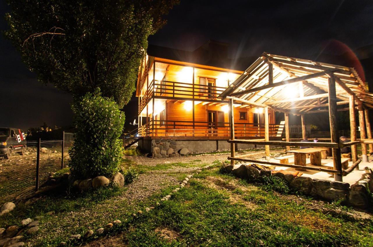 Guesthouse Gio Kashveti エクステリア 写真