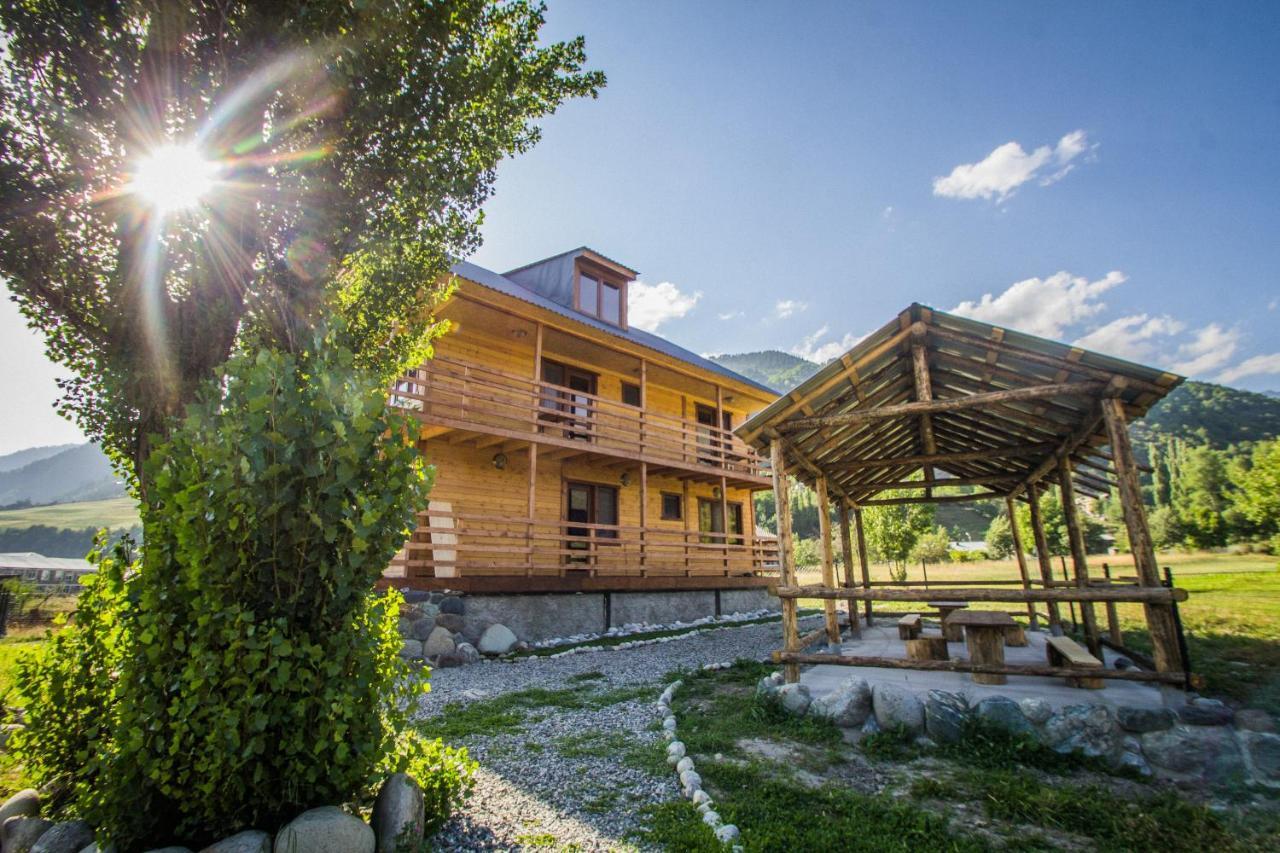 Guesthouse Gio Kashveti エクステリア 写真