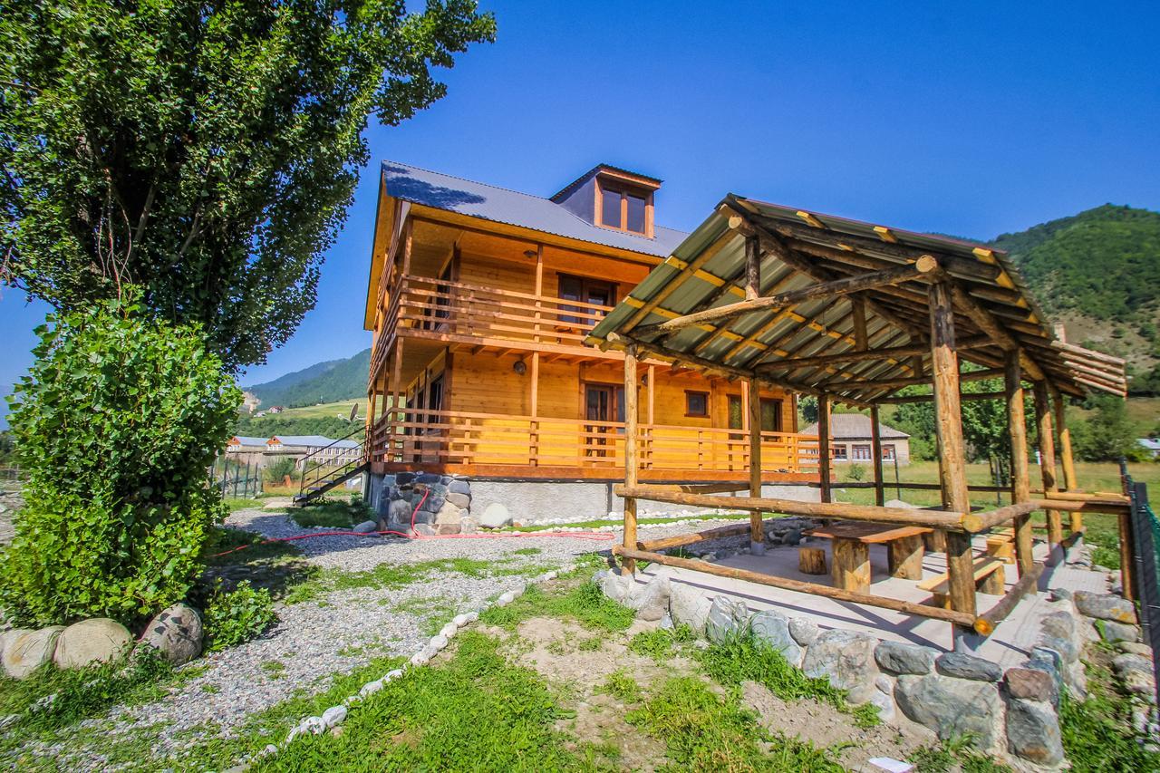 Guesthouse Gio Kashveti エクステリア 写真